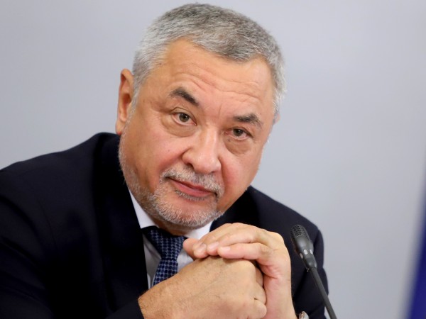 Лидерът на НФСБ Валери Симеонов призна, че новите ограничения, които