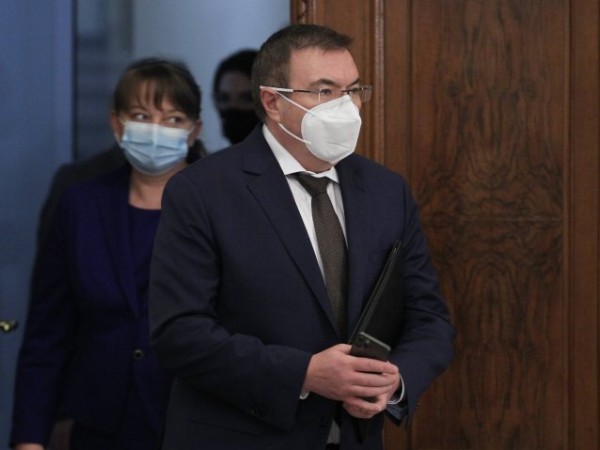 Здравният министър Костадин Ангелов официално пусна заповедта, с която от