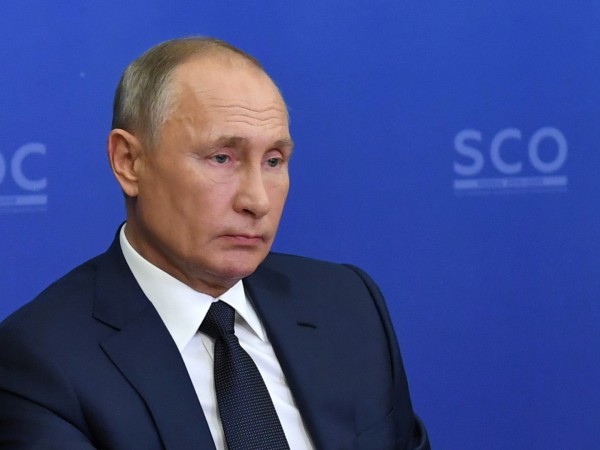 Руският президент Владимир Путин откри днес фармацевтичен завод в Сибир