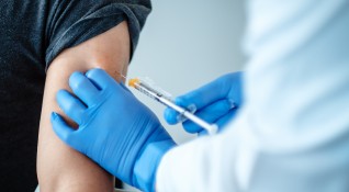 Ваксината за COVID 19 вероятно ще дава дълготрайна защита може и