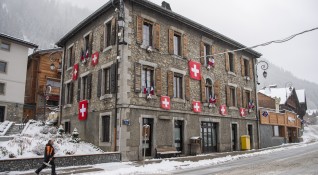 Швейцария няма да отстъпи пред чуждестранния натиск да затвори ски
