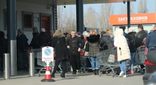 Полиция ще прилага строг контрол пред големите хипермаркети в Пловдив