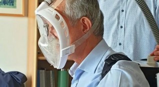 Високотехнологично устройство лична защитна маска комбинирана с антимикробна и