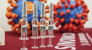 Глобалната надпревара за производство на ваксина срещу COVID 19 продължава а
