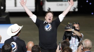 Ръководителят на SpaceX и Tesla Илон Мъск за първи път