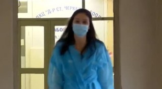 Акушерка влезе в COVID отделение за 12 дни 45 годишната Милена