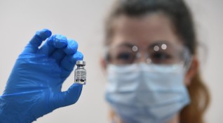 Във Великобритания започна масовата ваксинация с препарата на Пфайзер и
