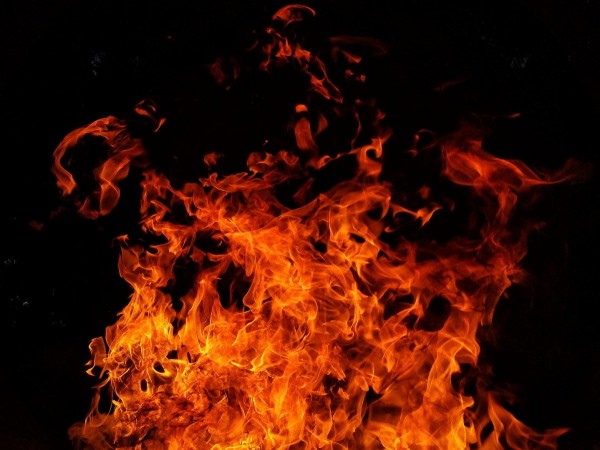Полицаи в Горна Оряховица разследват причините за пожар в постройка