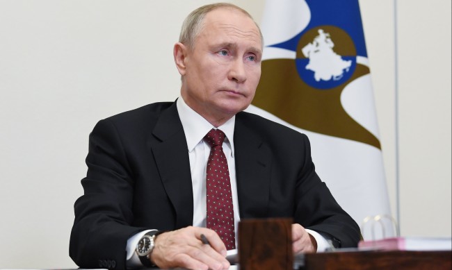 Крие ли се Владимир Путин в бункер заради COVID-19? 