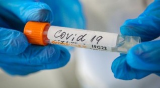 Първото бебе заразено с COVID 19 е родено в Гърция в