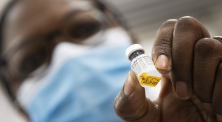 В САЩ днес започна ваксинацията на населението срещу коронавирус предадоха