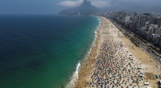 Прочутото новогодишно плажно парти в Рио де Жанейро няма да