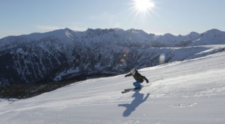 Много европейци обикновено се отправят към ски пистите преди Коледа