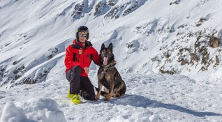 Групата за спасяване с кучета на Планинска спасителна служба участва
