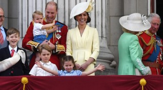 Кейт Мидълтън и принц Уилям продължават да следват коледните традиции Те