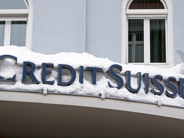 Швейцарската банка Credit Suisse Group AG и един от бившите