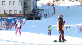 В Пампорово беше открит зимният сезон Голяма част от ски