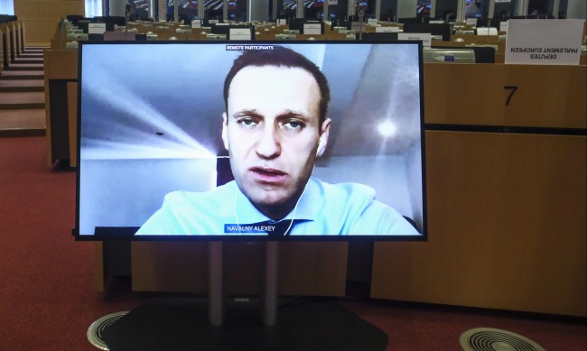"Хлъзнаха" един от агентите на ФСБ, разкри за отравянето на Навални 