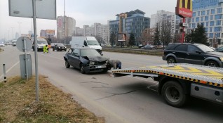 Верижна катастрофа с четири автомобила стана на бул Цариградско шосе