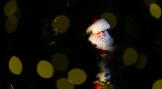 Дядо Коледа потегли с шейната си от Рованиеми в Лапландия