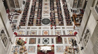 Снимка БГНЕС Огромната базилика Свети Петър в Рим остана празна