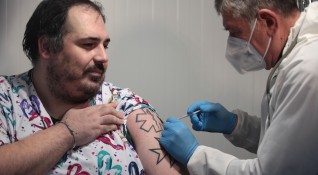 Снимка Димитър Кьосемарлиев Dnes bgПродължава ваксинацията за лекари медицински сестри и
