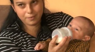 Семейство в Пазарджик получи своето празнично чудо Двумесечният им син