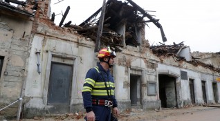 Безсънна нощ след унищожителното земетресение в Хърватия отнело живота на