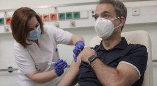 В Гърция спира ваксинирането срещу коронавирус за длъжностни лица заради