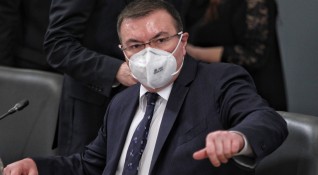 Здравният министър Костадин Ангелов заяви че няма да престанат опитите