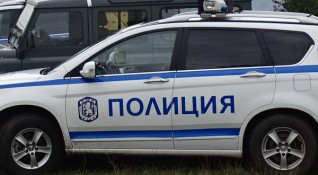 Двама мъже и една жена са задържани в Бургас за