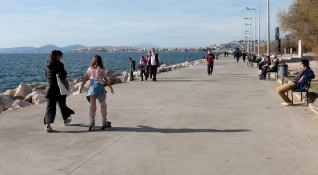 Гърция засилва мерките на национална карантина въведени заради Ковид 19 до