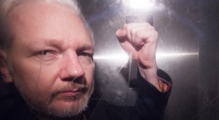 Съдът в Лондон отказа да екстрадира основателя на WikiLeaks Джулиан