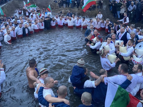 Кметът на Калофер заяви, че сам ще плати глобата за