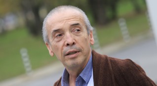 Инфекционистът доц Атанас Мангъров няма планове да влиза в политиката