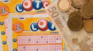 Български тираджия спечели 500 000 евро от лотария във Франция