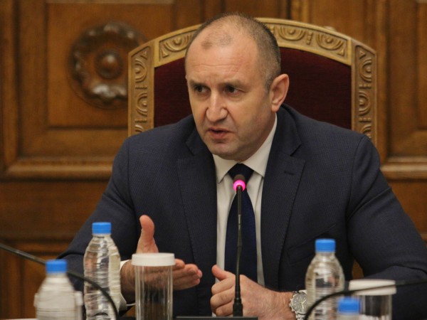 Президентът Румен Радев продължава организираните от него консултации за провеждането