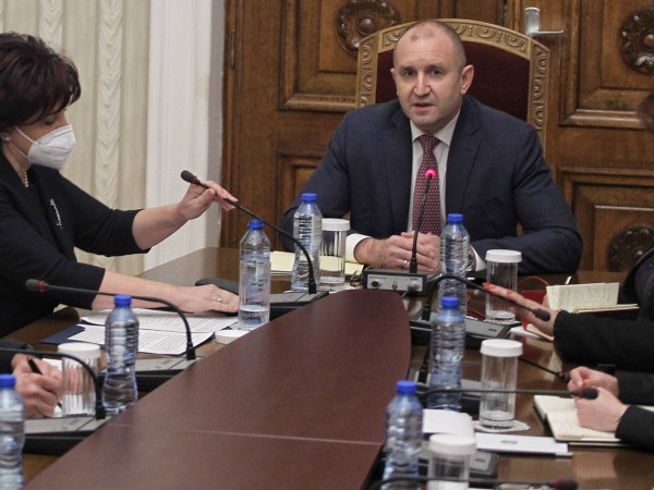 Президентът Румен Радев продължава с консултациите във връзка с организацията
