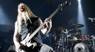 Басистът и мъжки вокал на финландската симфоник метъл банда Nightwish