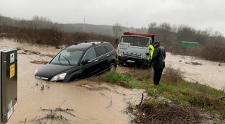 Ситуацията в Бургаска област заради проливните валежи остава сериозна В