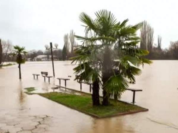 От Западна България дъждът се придвижва към изток. Езерото Загорка
