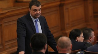 Президентът Румен Радев насрочи парламентарните избори за 4 април след