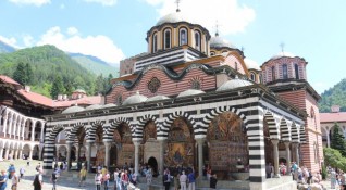 Сайтове фантоми използват български манастири в продажбата на амулети за богатство