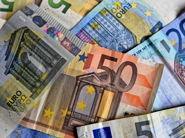 Преходният период за въвеждането на еврото у нас ще бъде