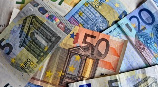 Преходният период за въвеждането на еврото у нас ще бъде