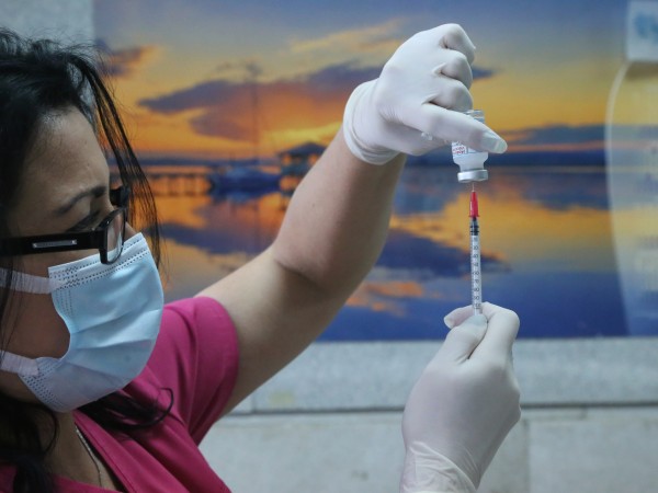 Двама здравни работници в Хасковско се заразиха с коронавирус дни