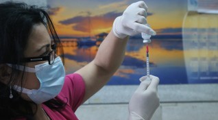 Двама здравни работници в Хасковско се заразиха с коронавирус дни