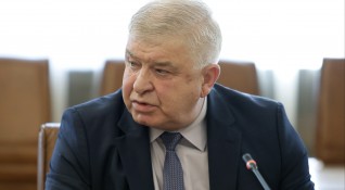 Министърът на финансите Кирил Ананиев даде положителен резултат на направен