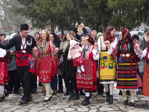 На 21 януари се празнува Денят на родилната помощ, известен