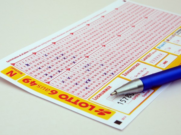 Мъж спечели джакпот от 730 милиона долара в лотарията "Пауърбол"